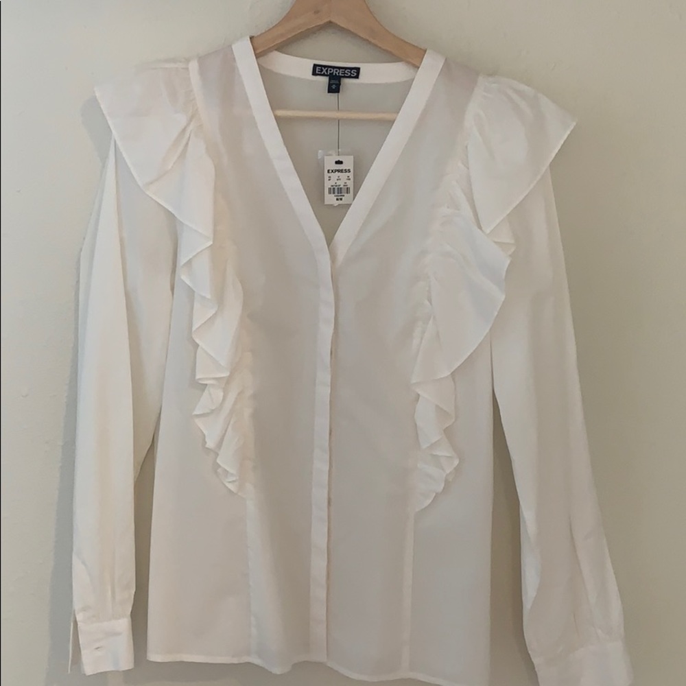 Express Ruffle Front/Back Blouse - Picture 4 of 5